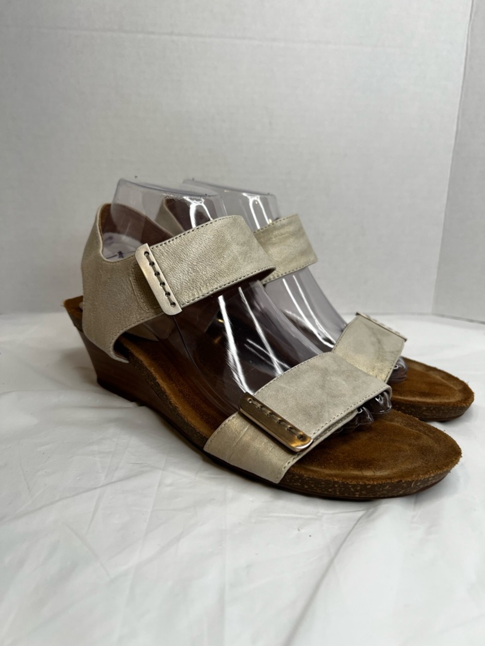 Sofft Women's Beige Wedge Sandals with Adjustable Straps